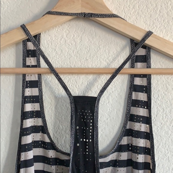 Lululemon water bound tank top stripe print black - Picture 7 of 10